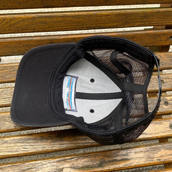Patagonia faded Black SnapBack Hat 6 panel mesh back cap - Picture 4 of 15